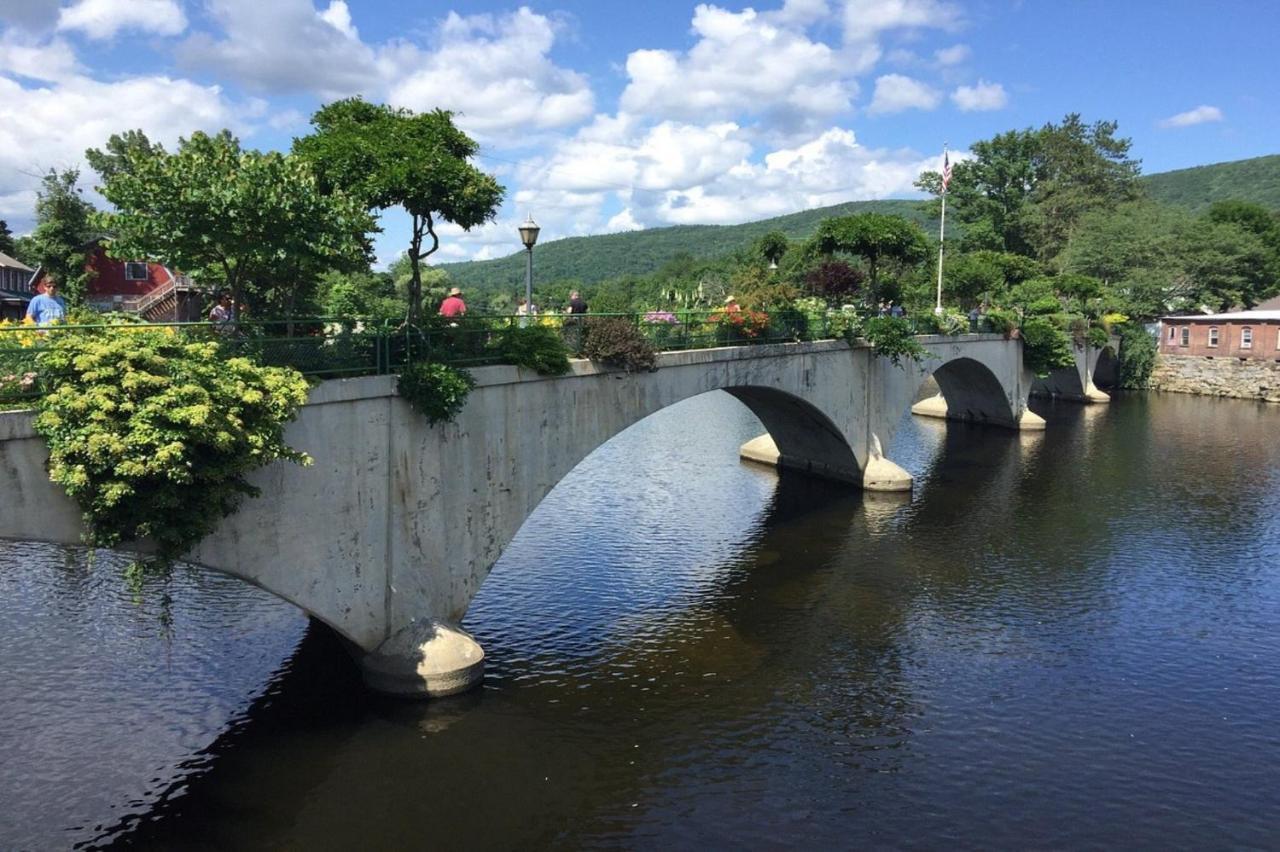 Blooming Inn Shelburne Falls 외부 사진