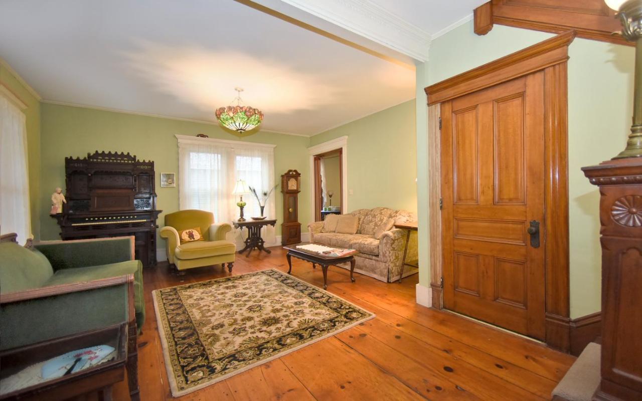 Blooming Inn Shelburne Falls 외부 사진